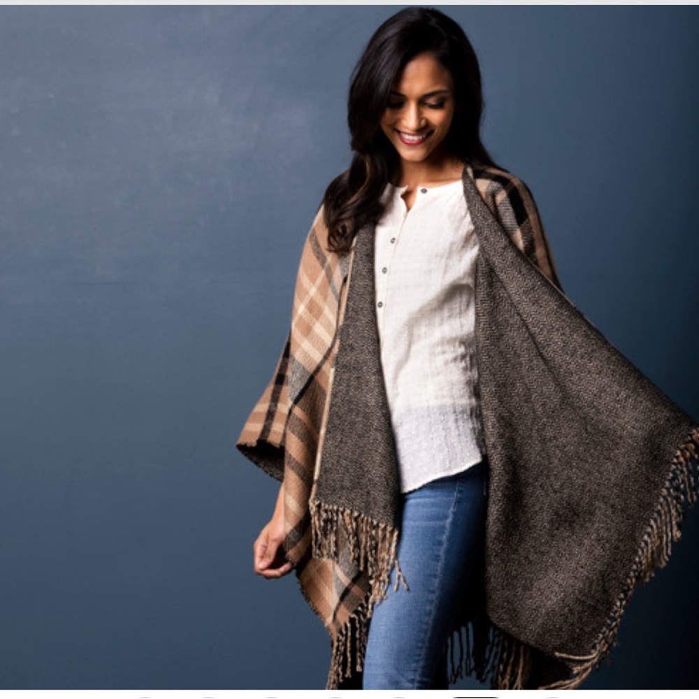 NWT Reversible Plaid & Houndstooth Kimono - Camel and Black- fringe hem one sz